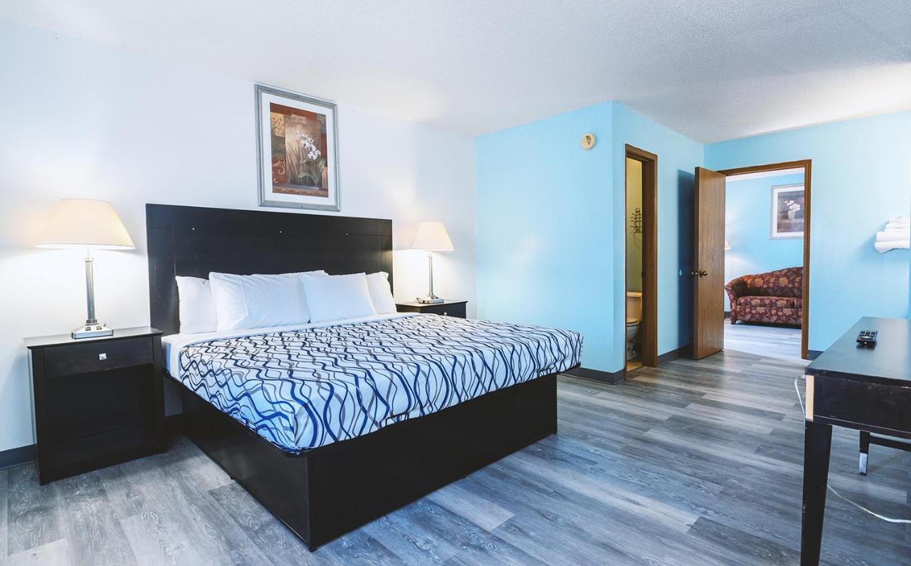 Sky-Palace Inn & Suites Wellington Motel